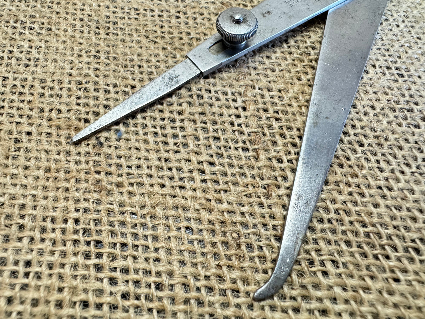 L.S Starrett Co 4” Hermaphrodite Adjustable Leg Engineers Calipers / Dividers