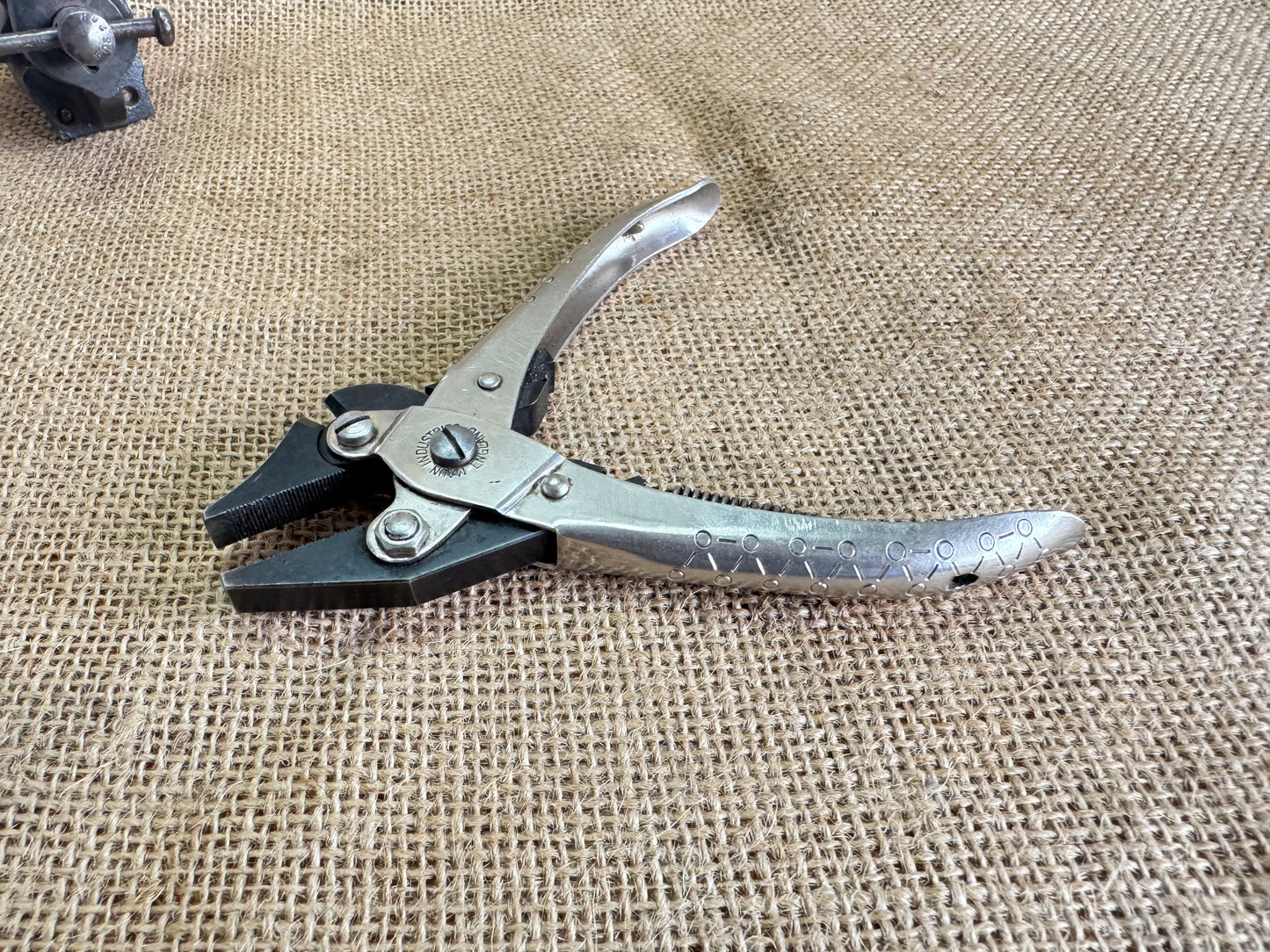 Maun Industries 4951 140 Pliers with Side Cutter