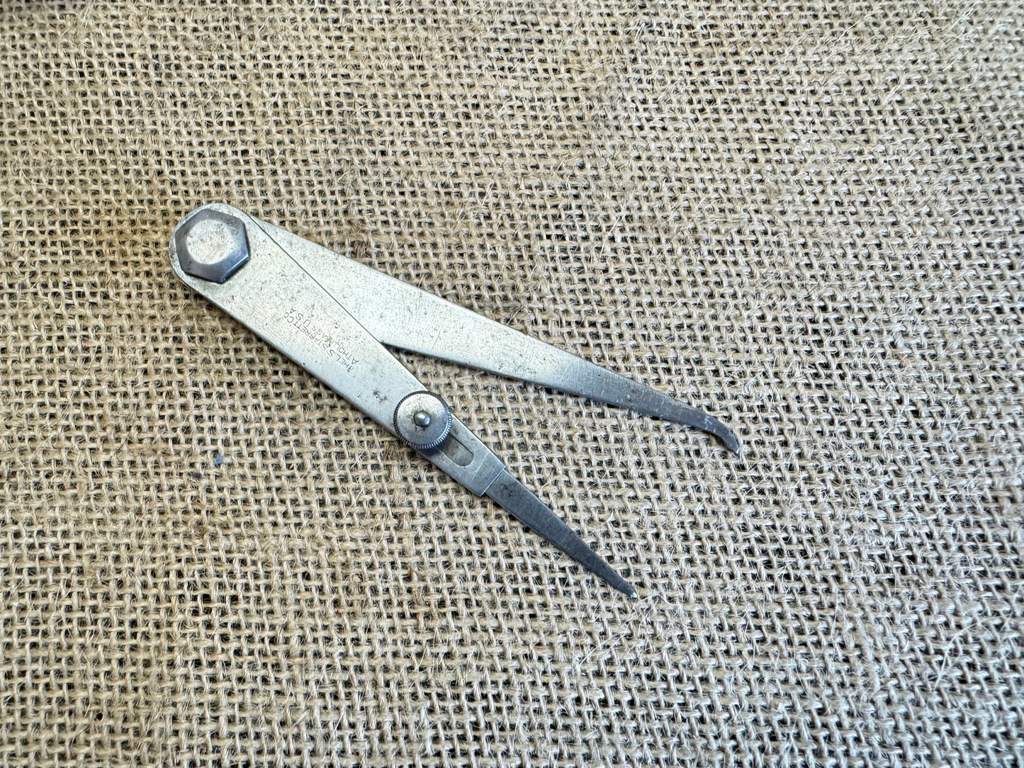 L.S Starrett Co 4” Hermaphrodite Adjustable Leg Engineers Calipers / Dividers