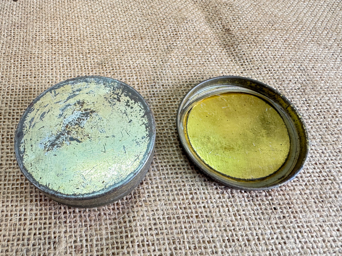 Gallahers Rich Honeydew Flake Tobacco Tin