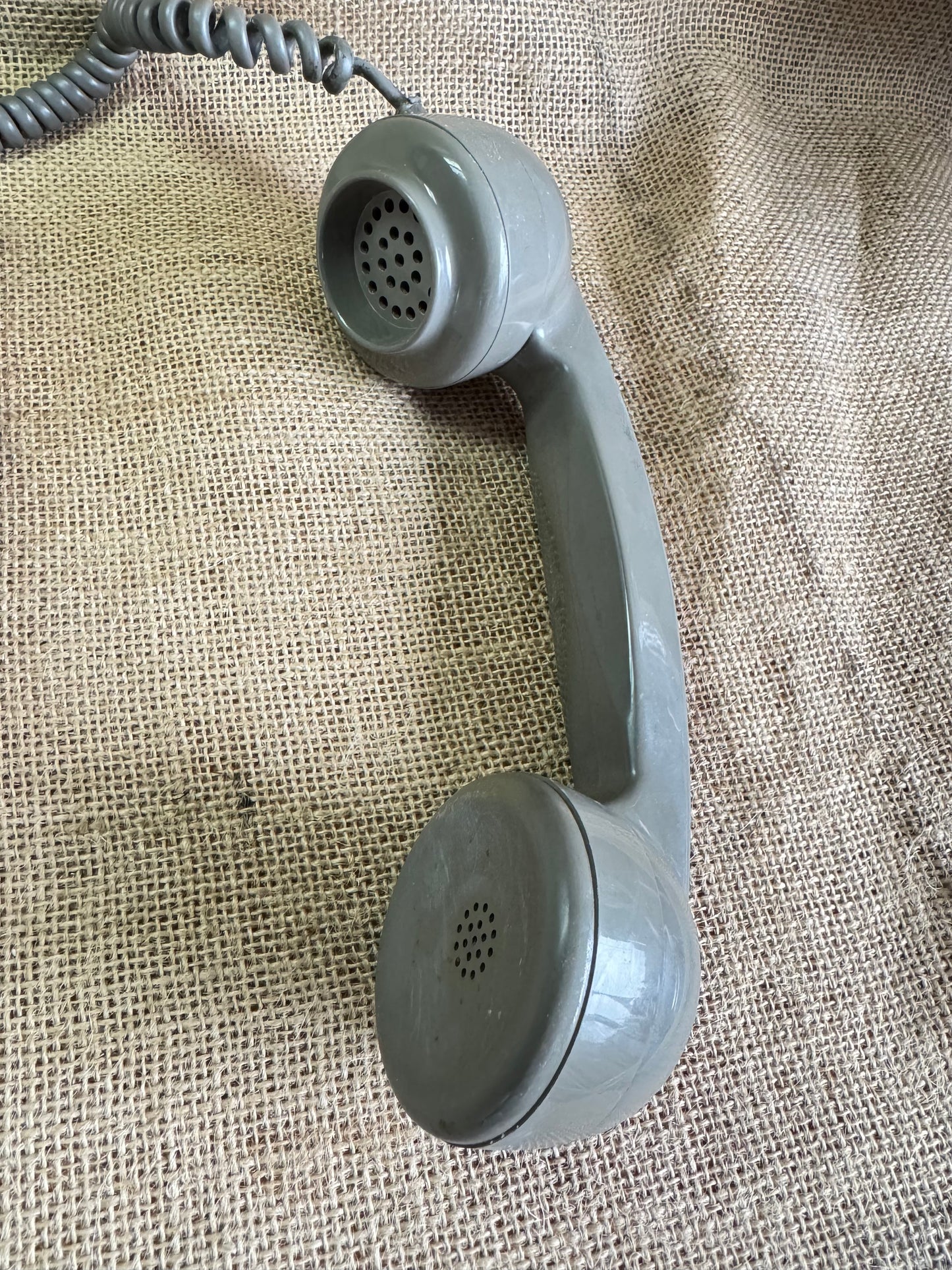 1981 BT 8746G Rotary Telephone