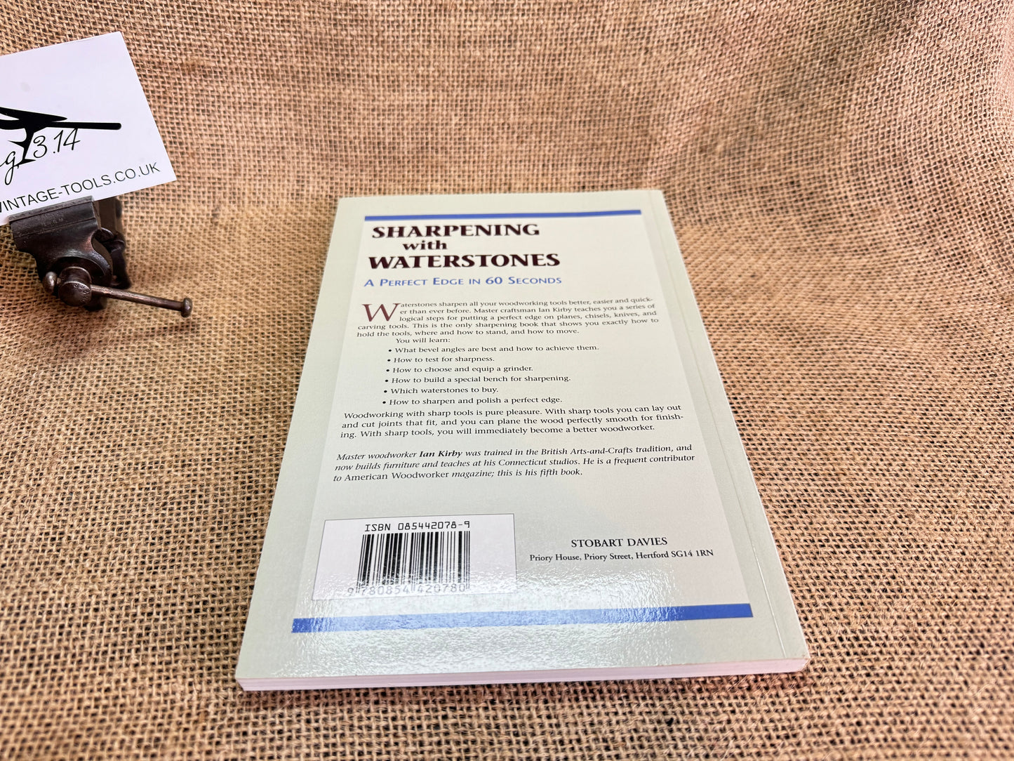 Sharpening with Waterstones by Ian Kirby