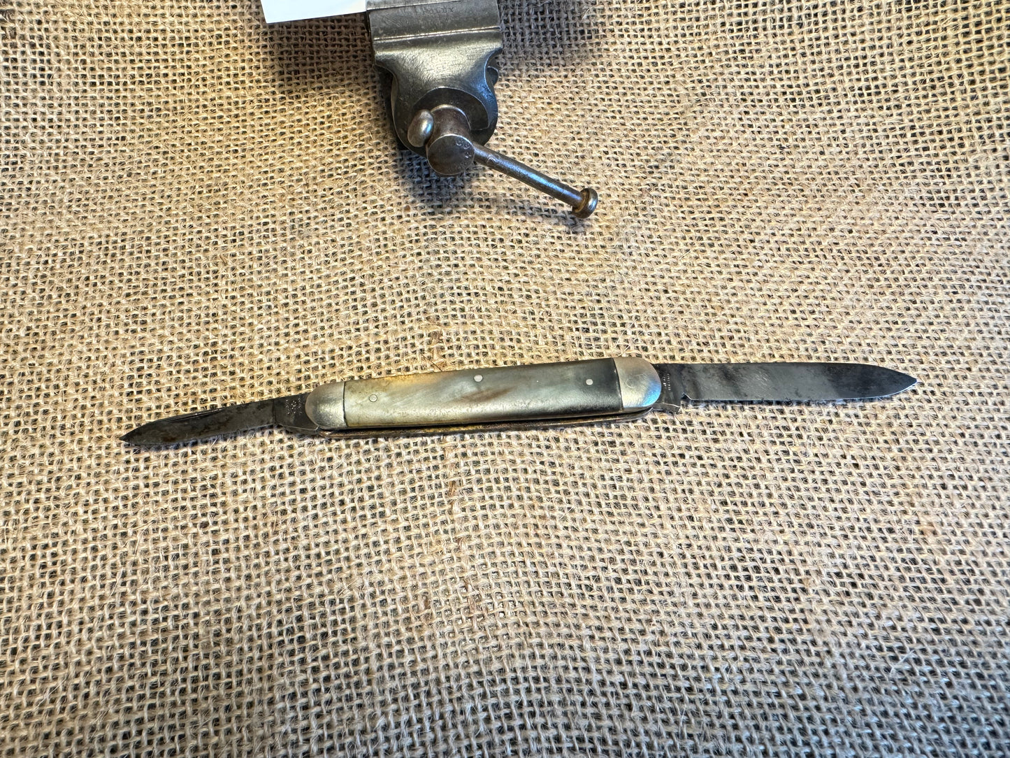 Taylors Eye Witness Vintage Twin Blade Pocket Knife with Rams Horn Handle