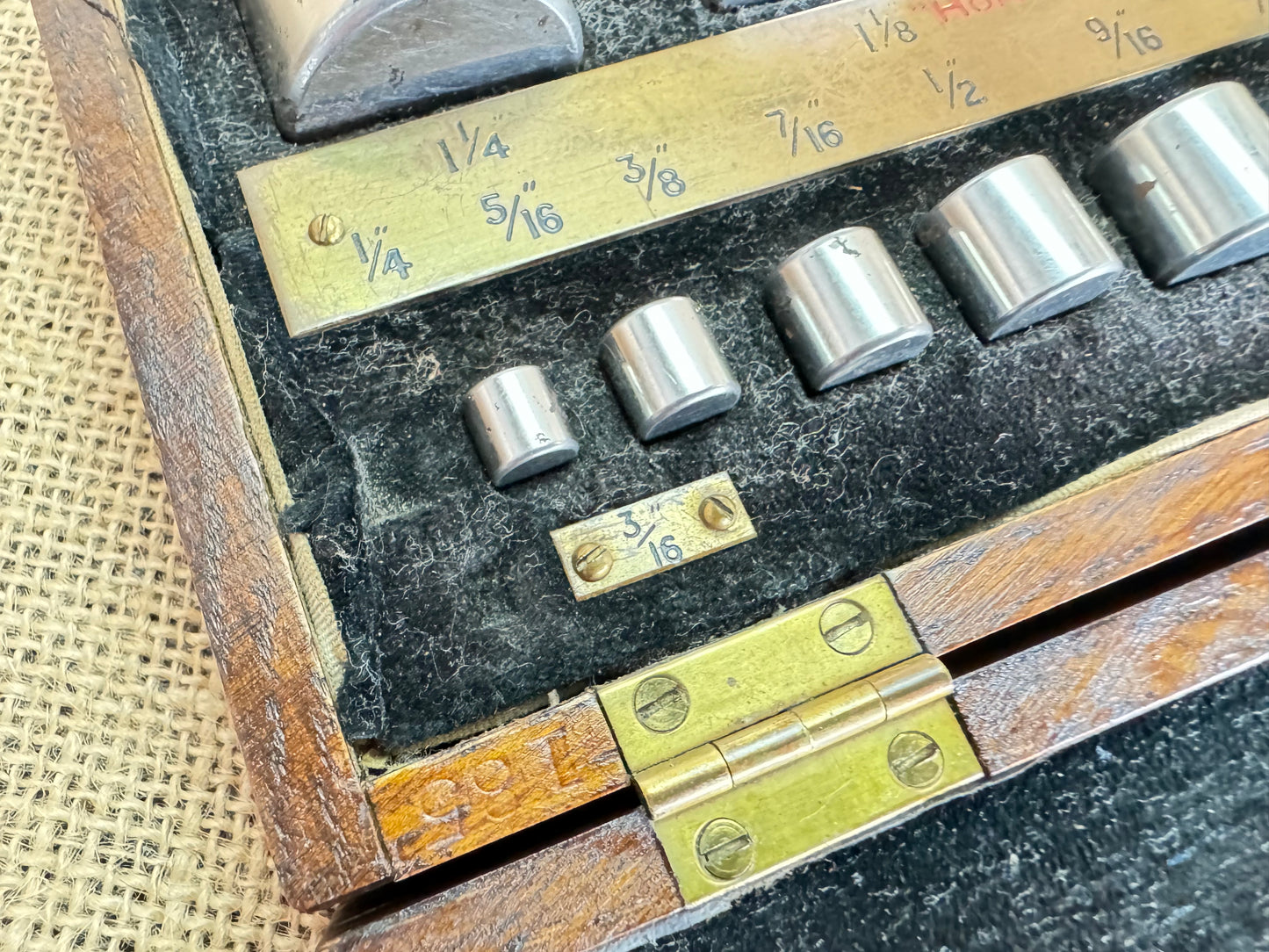 The Hoffmann Manufacturing Co Ltd Wooden Boxed Precision Roller Set