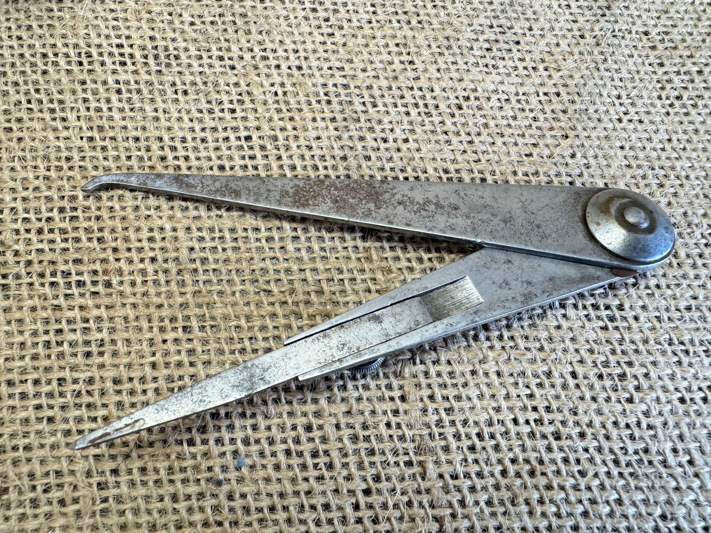 L.S Starrett Co 4” Hermaphrodite Adjustable Leg Engineers Calipers / Dividers