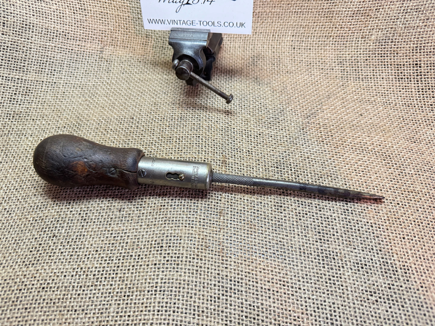 Moore & Wright Ratcheting Flatblade Screwdriver