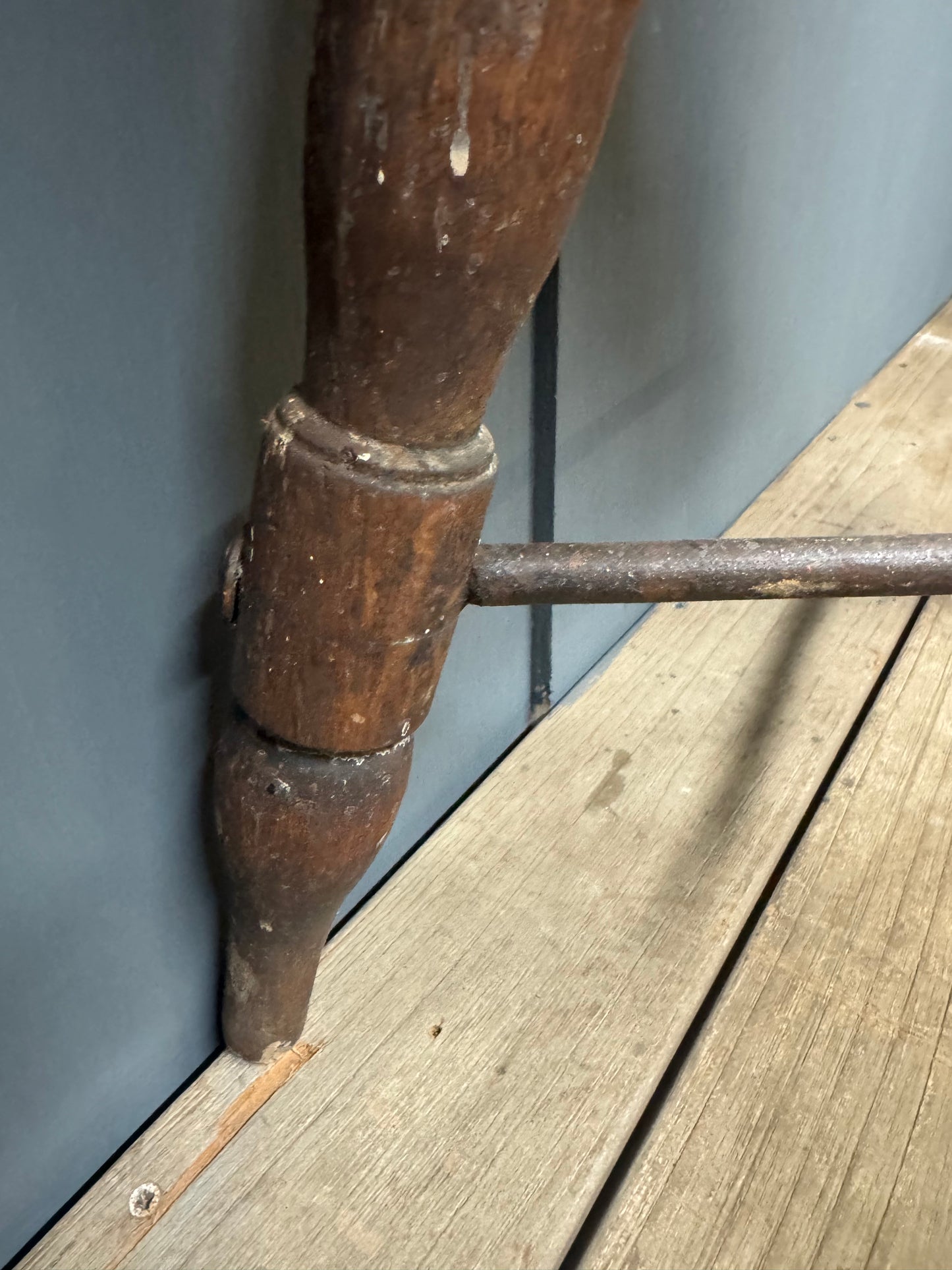 Antique Orton & Spooner 3 Leg Craftsman’s Stool