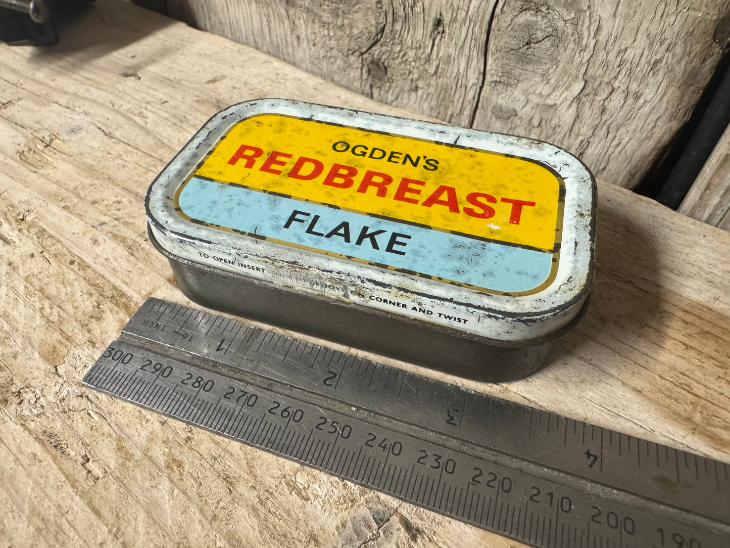 Ogdens Redbreast 2oz Flake Tin