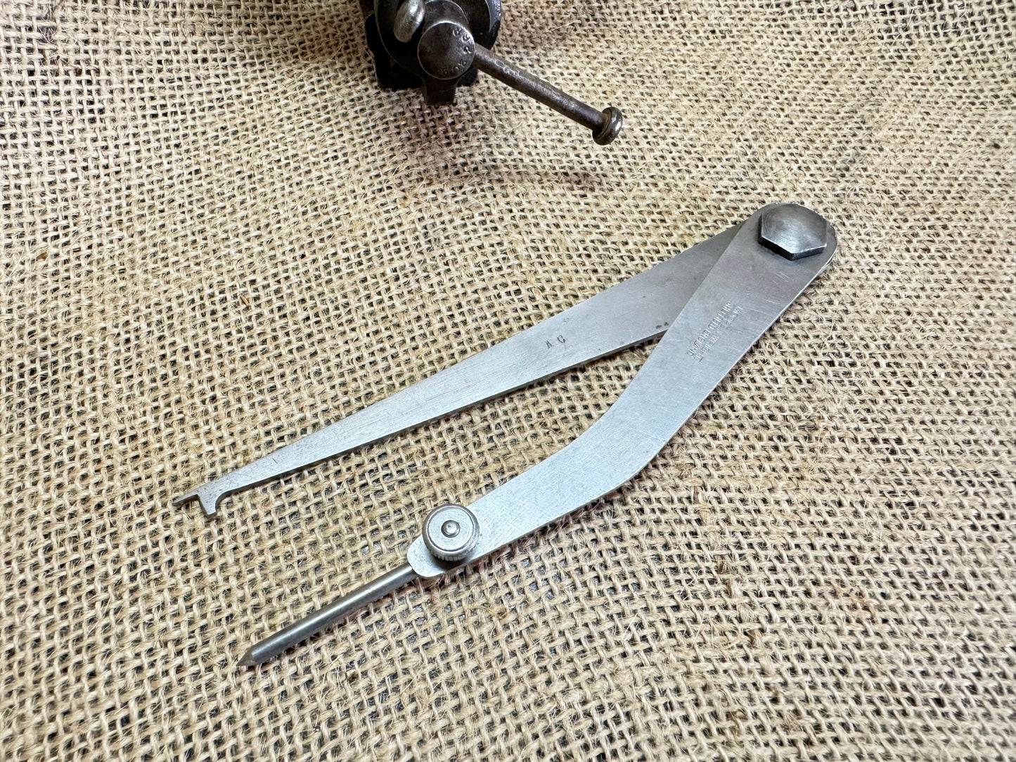 Moore & Wright Dog Leg 5 1/2” Compass Dividers