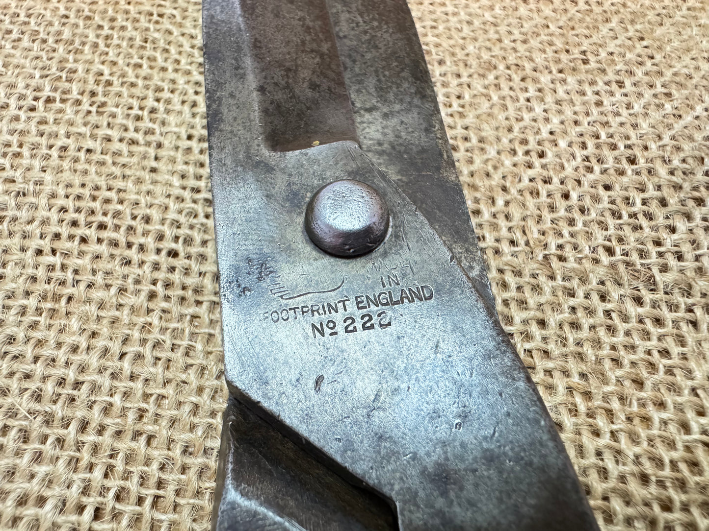 Footprint No 220 10” Tin Snips