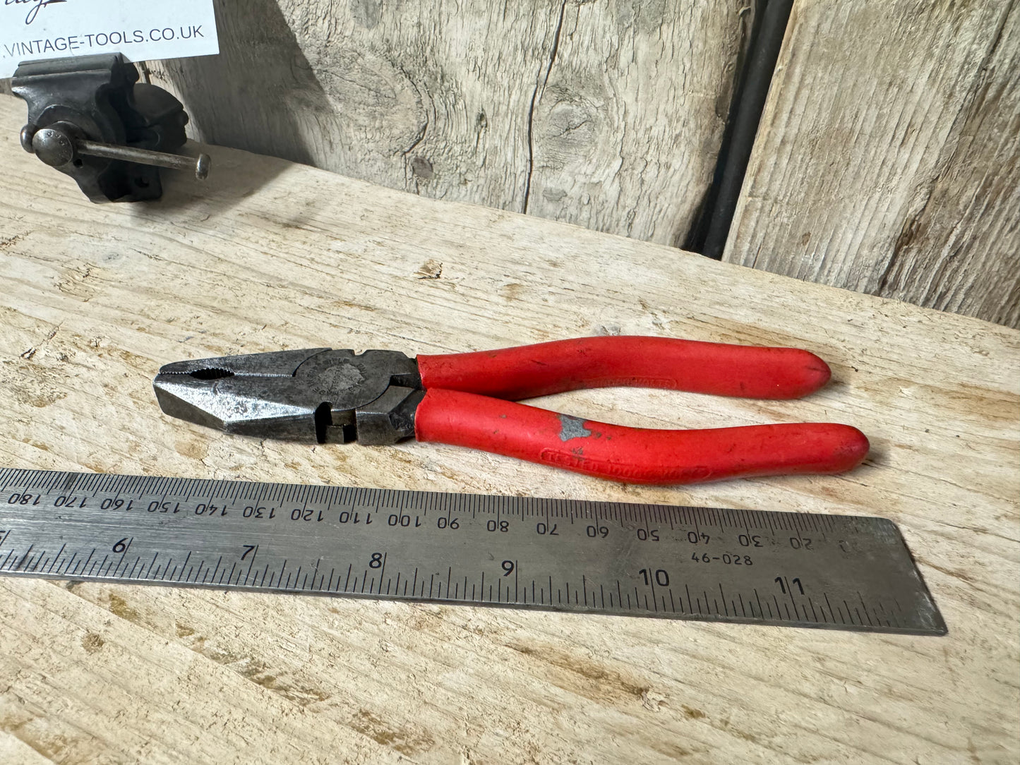 160mm Steadfast Insulated Pliers