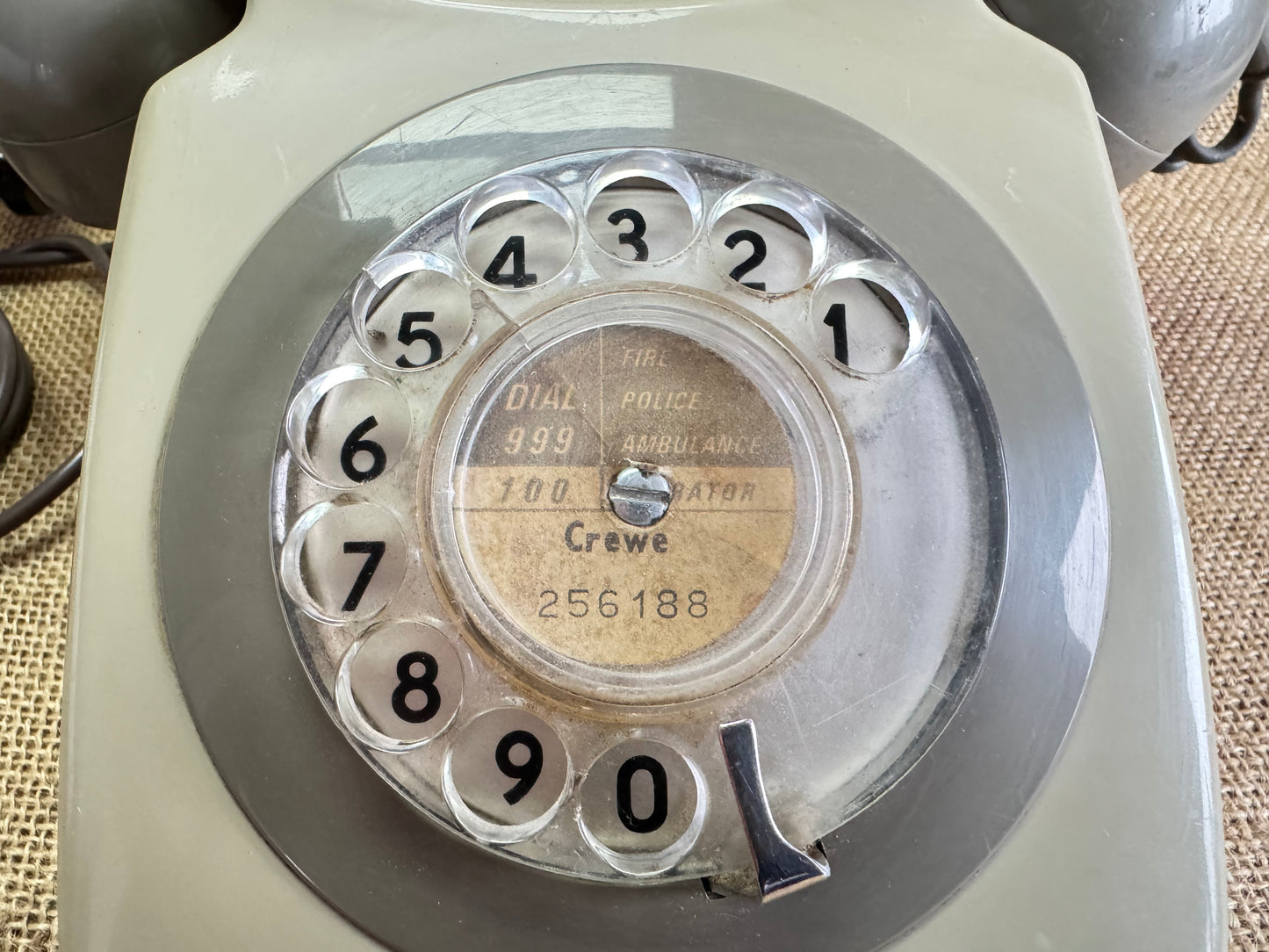 1981 BT 8746G Rotary Telephone