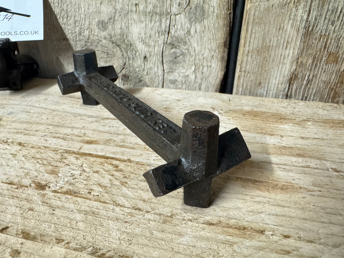 T.L. & E Corp Metric Sump Plug Key