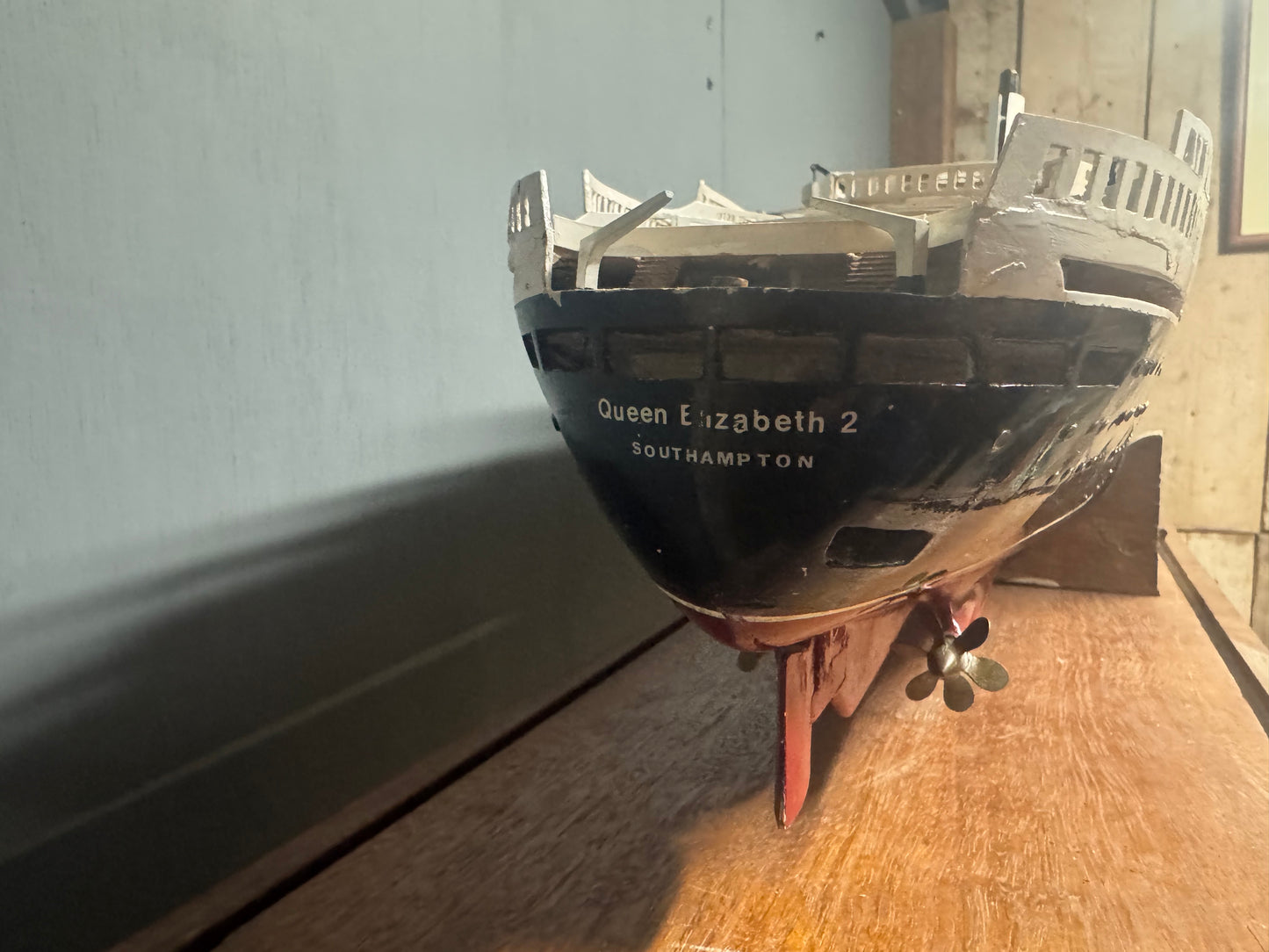 Vintage RC 1/200 Scale Model of Queen Elizabeth II