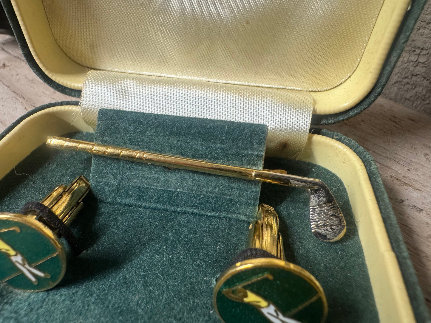 Dunn & Co Green & Brass Golfing Themed Cufflinks & Tie Pin
