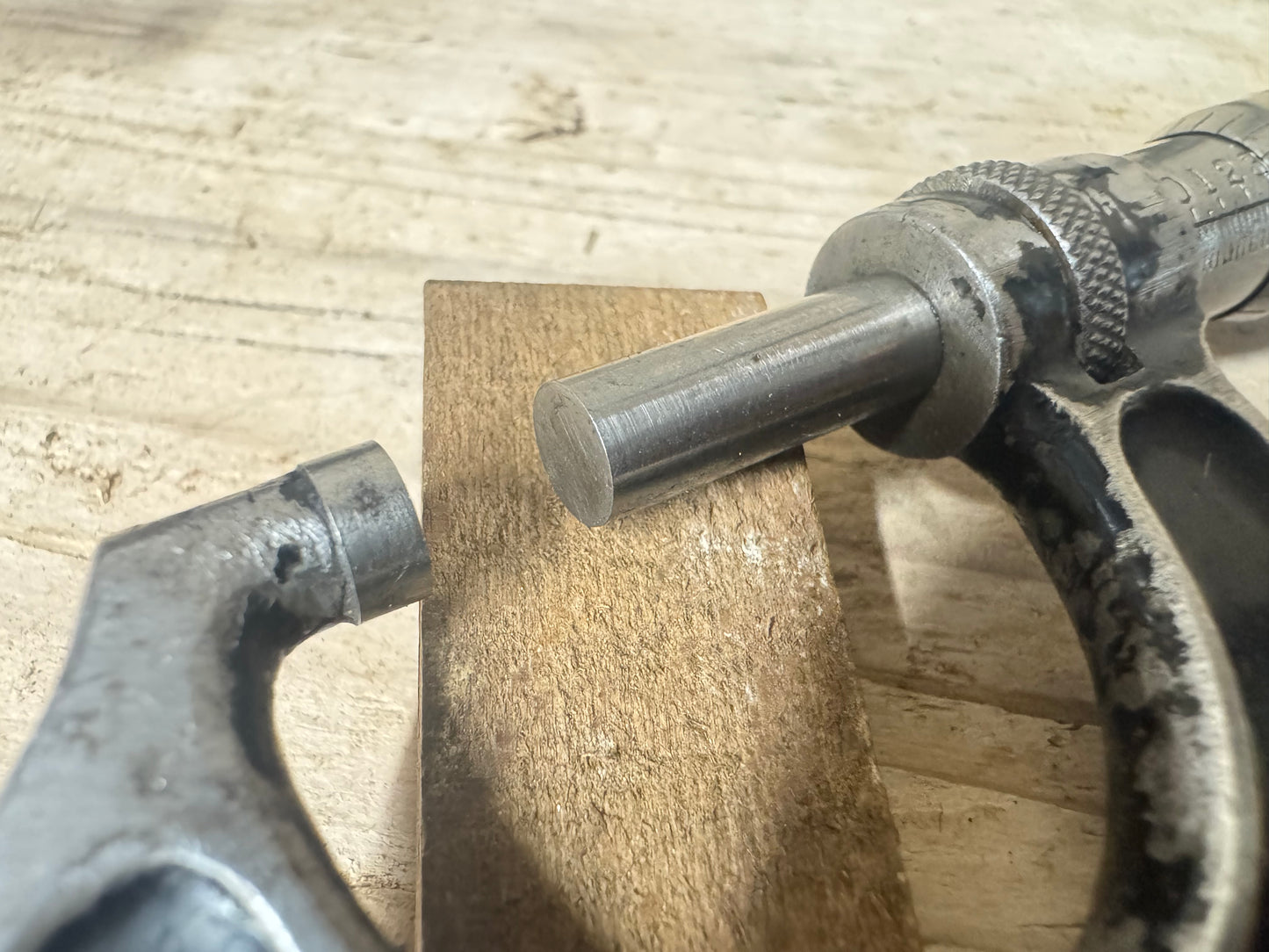 Moore & Wright No 965 0-1" Micrometer
