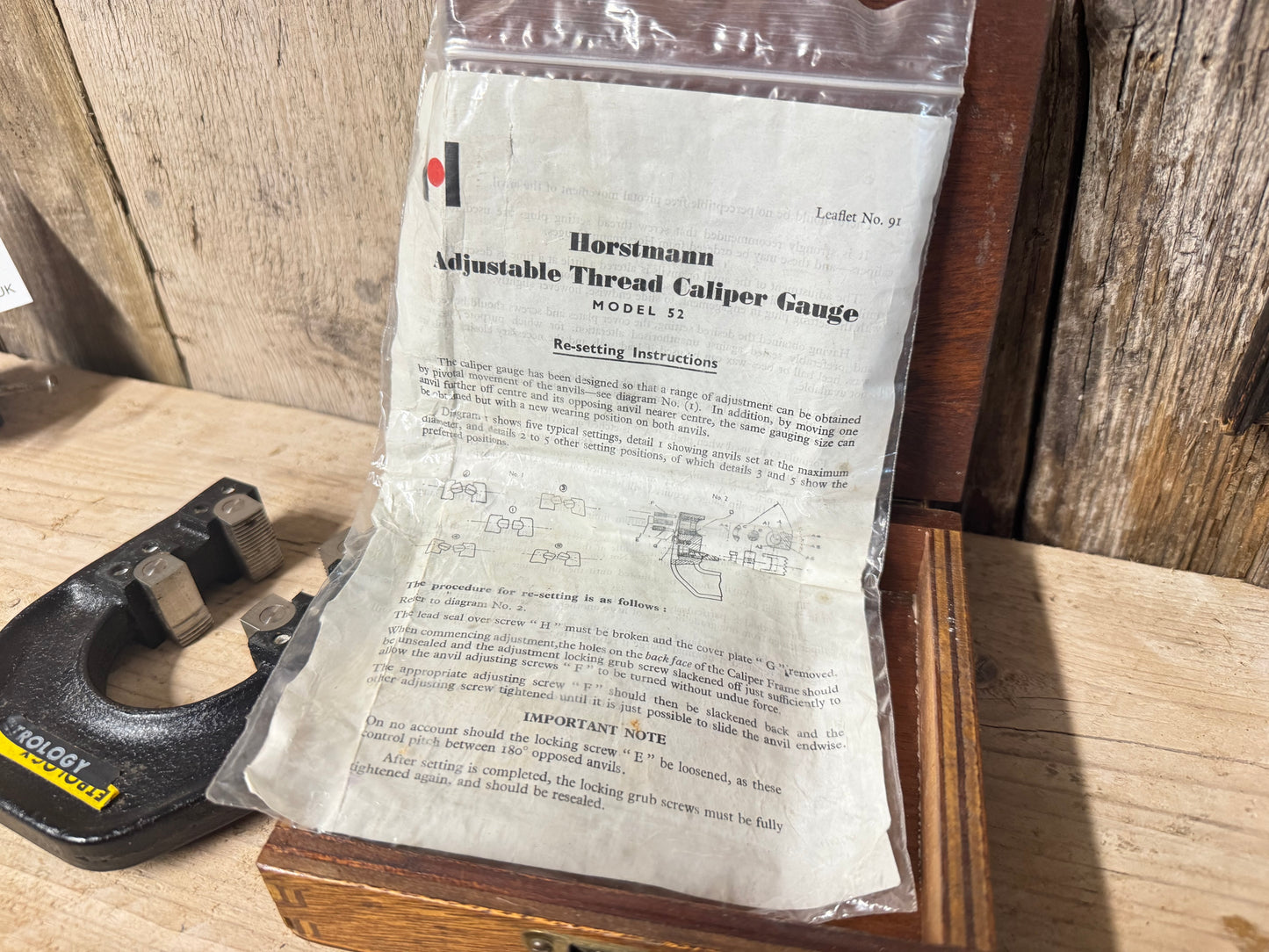 Horstman Adjustable Thread Caliper Gauge  M32 x 1.5 Model 52