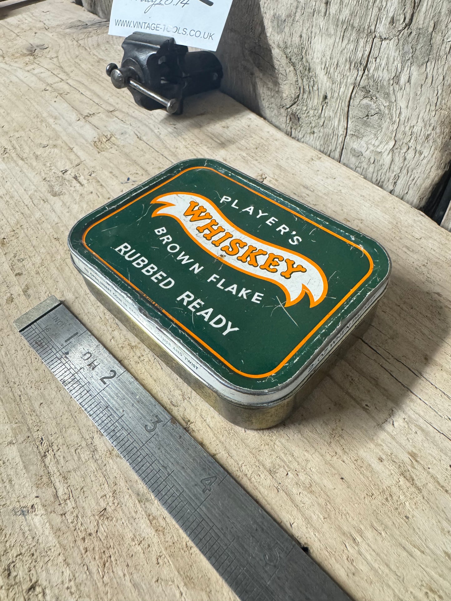 Vintage Players Whiskey Brown Flake Rubbed Ready 2oz Tobacco Tin
