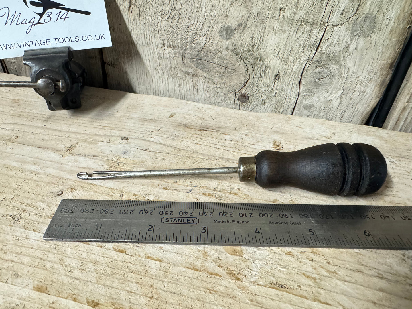 Leatherwork Lacing Awl