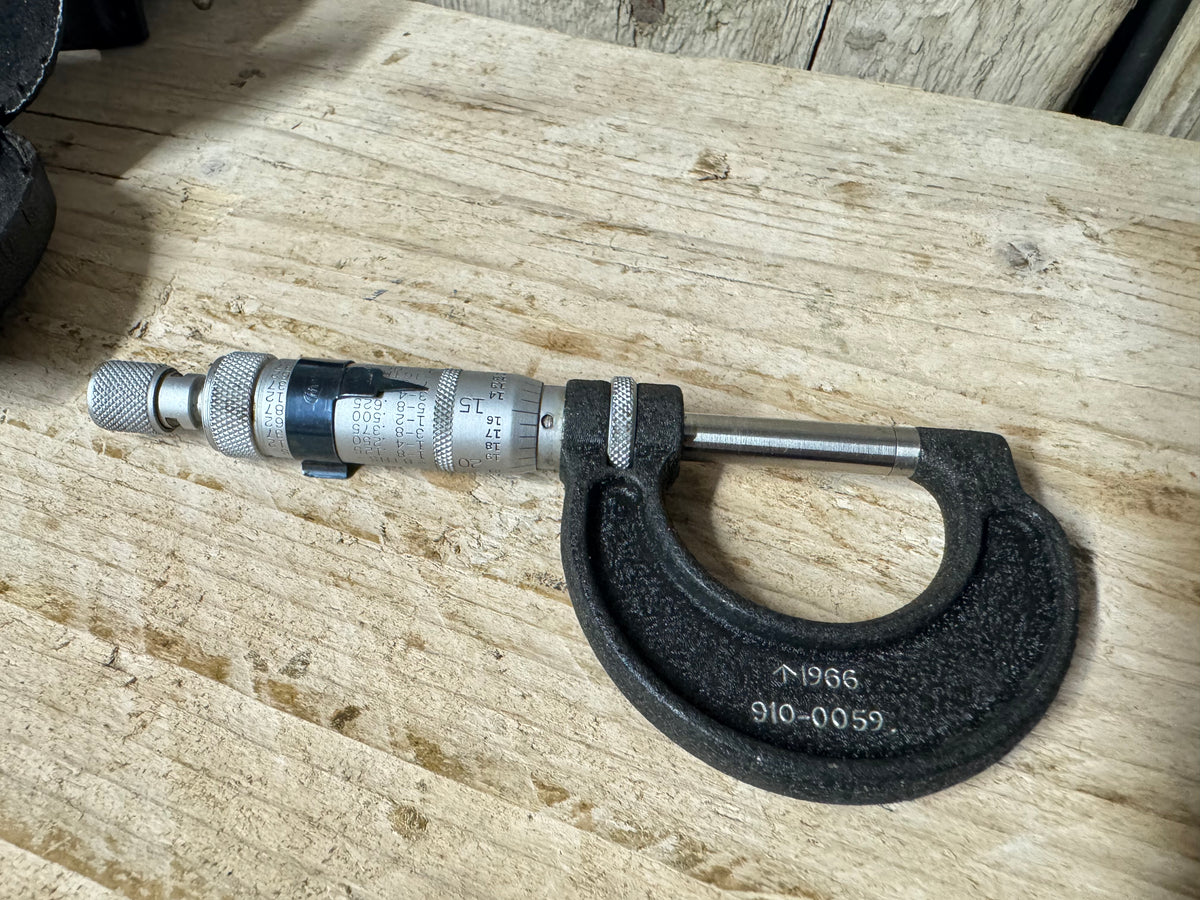 Moore & Wright No 965B 0-1" Micrometer with Military Broad Arrow