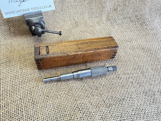 Brown & Sharpe 0-25mm Micrometer Head with Original Box