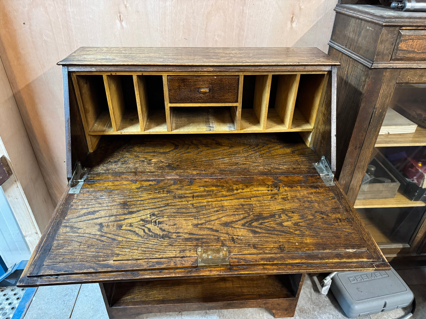 Vintage Bureau