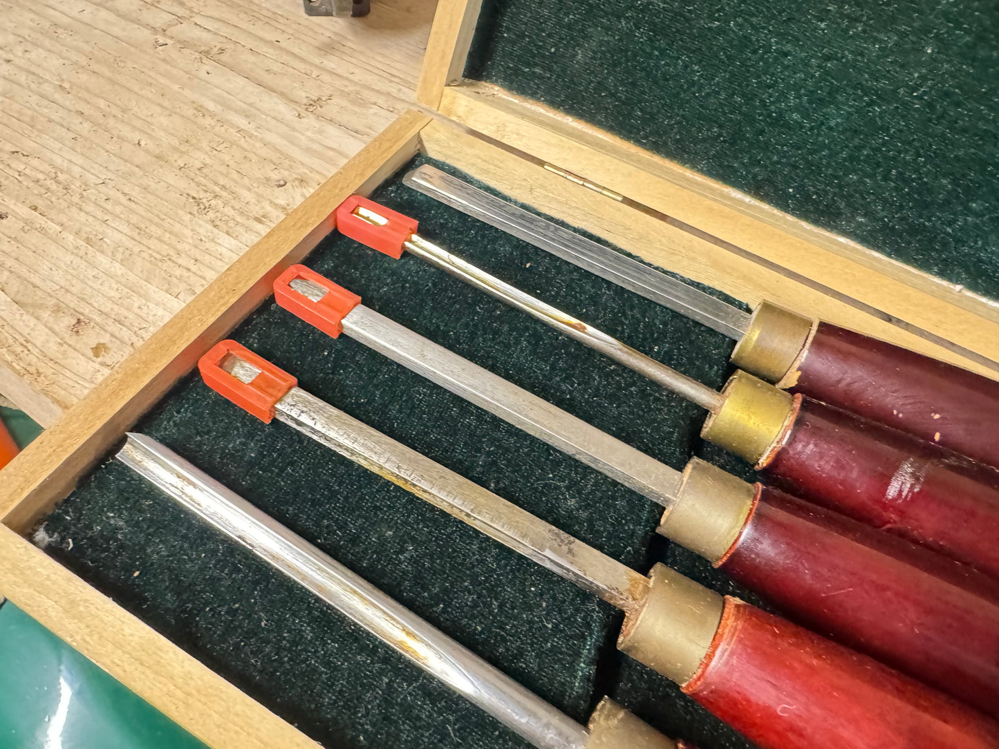 Boxed Set of 5 Modern Wood Turning Chisels