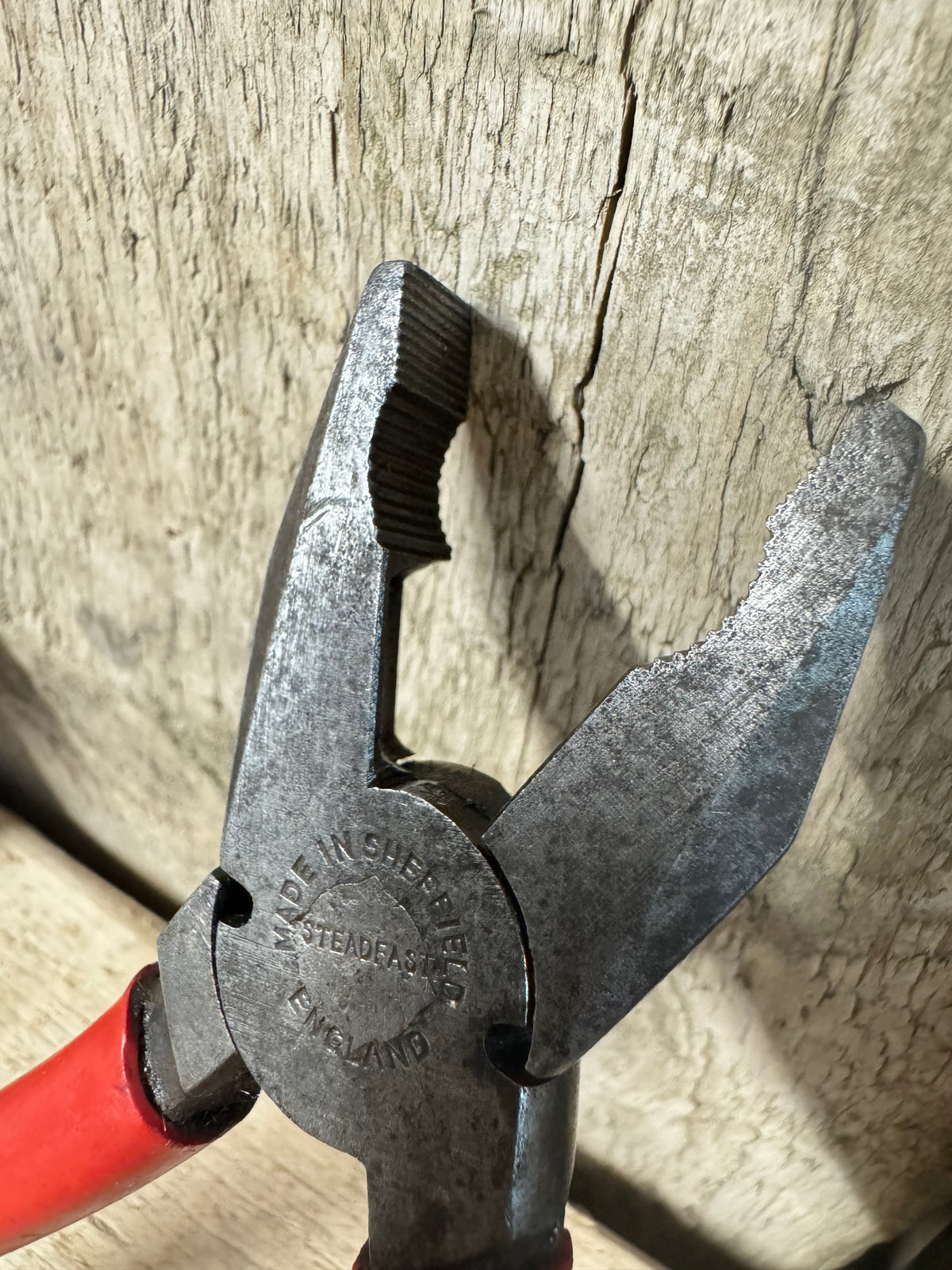 160mm Steadfast Insulated Pliers