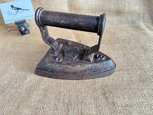 Vintage Cast Iron LYNC No 8 Flat Iron