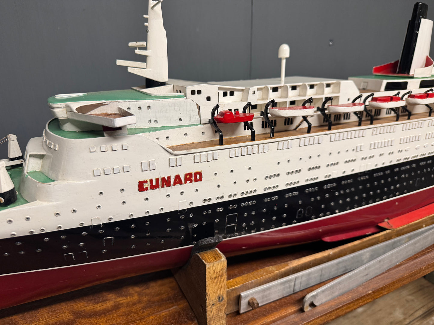 Vintage RC 1/200 Scale Model of Queen Elizabeth II