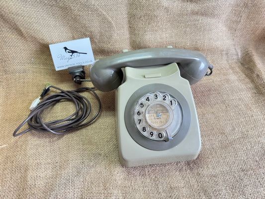1981 BT 8746G Rotary Telephone