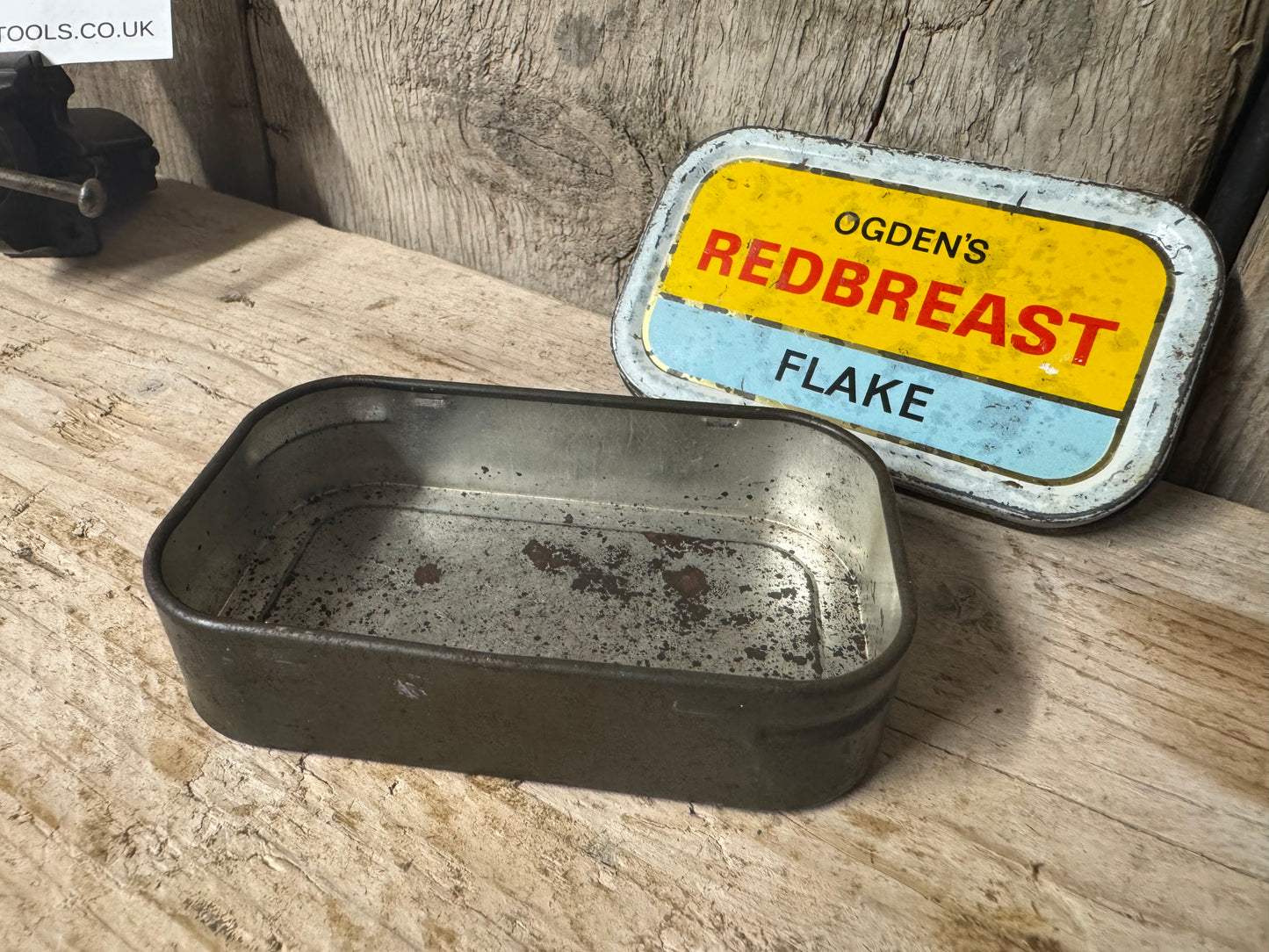 Ogdens Redbreast 2oz Flake Tin