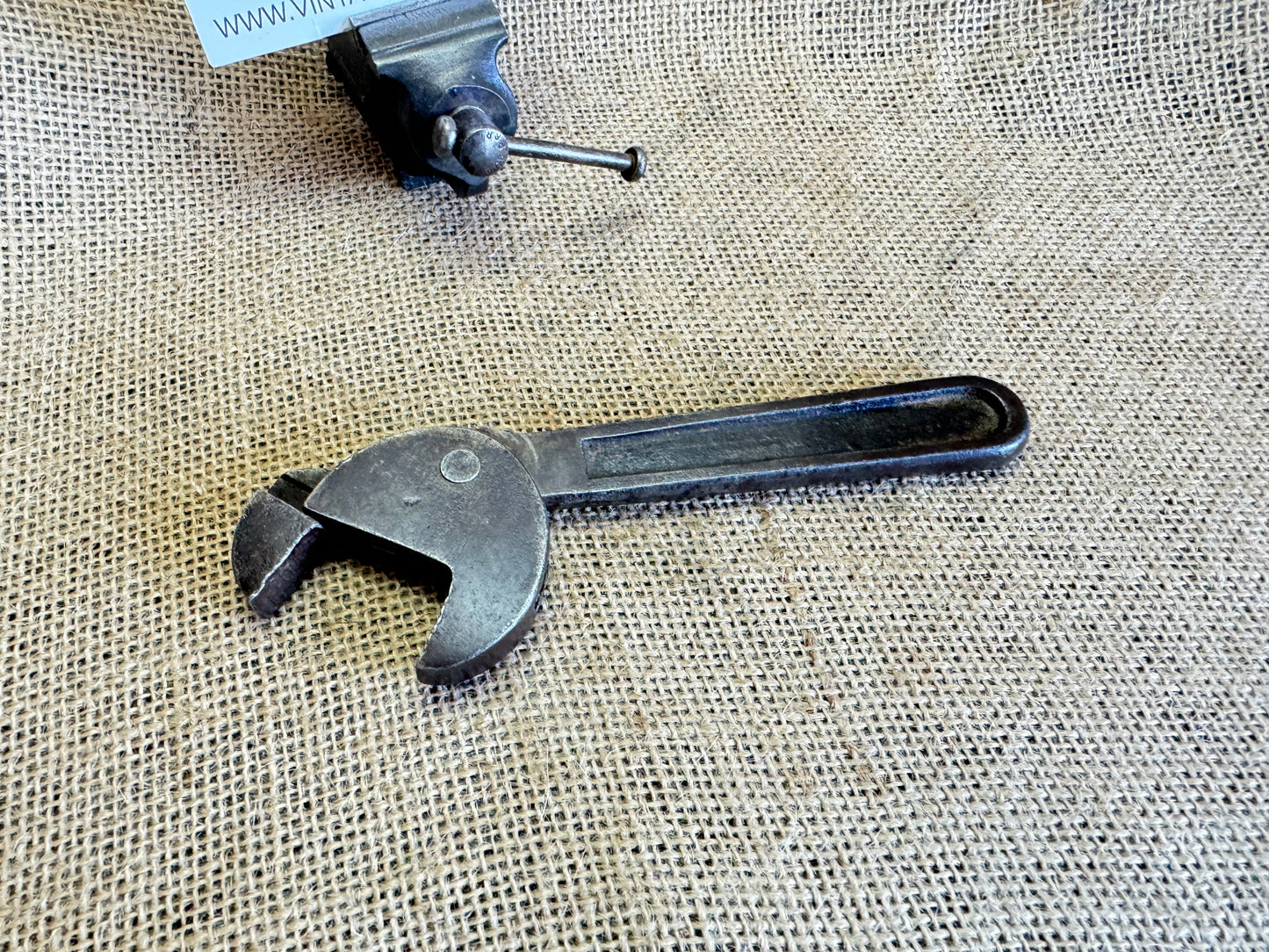 6” Swivel Head Self Adjusting Wrench