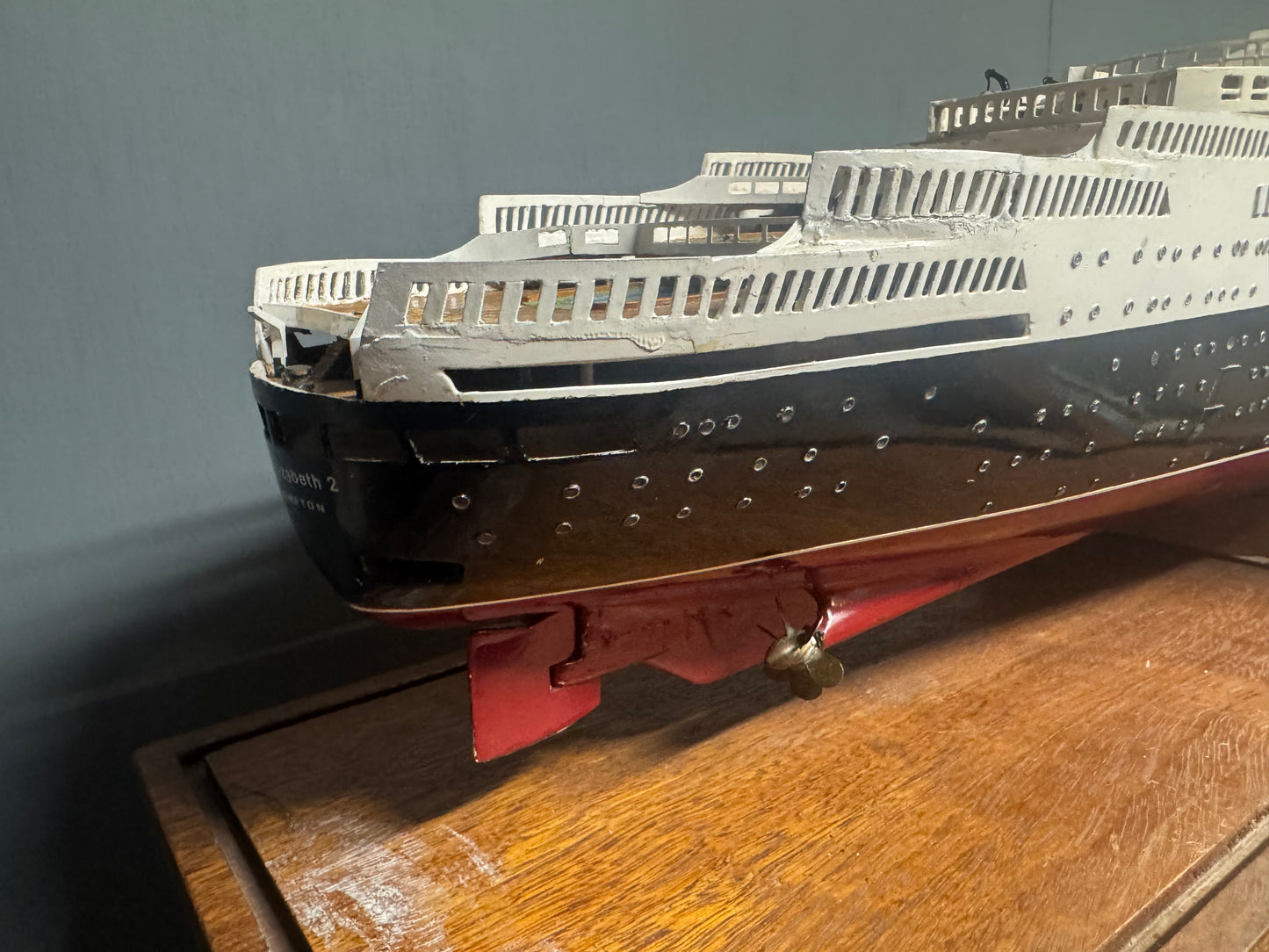 Vintage RC 1/200 Scale Model of Queen Elizabeth II