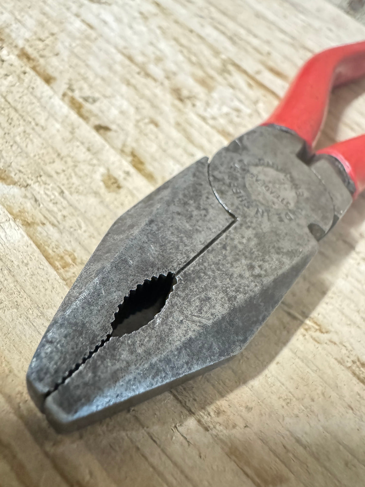 160mm Steadfast Insulated Pliers