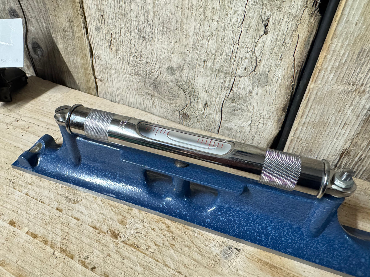 Moore & Wright No 305/12" Engineers Level