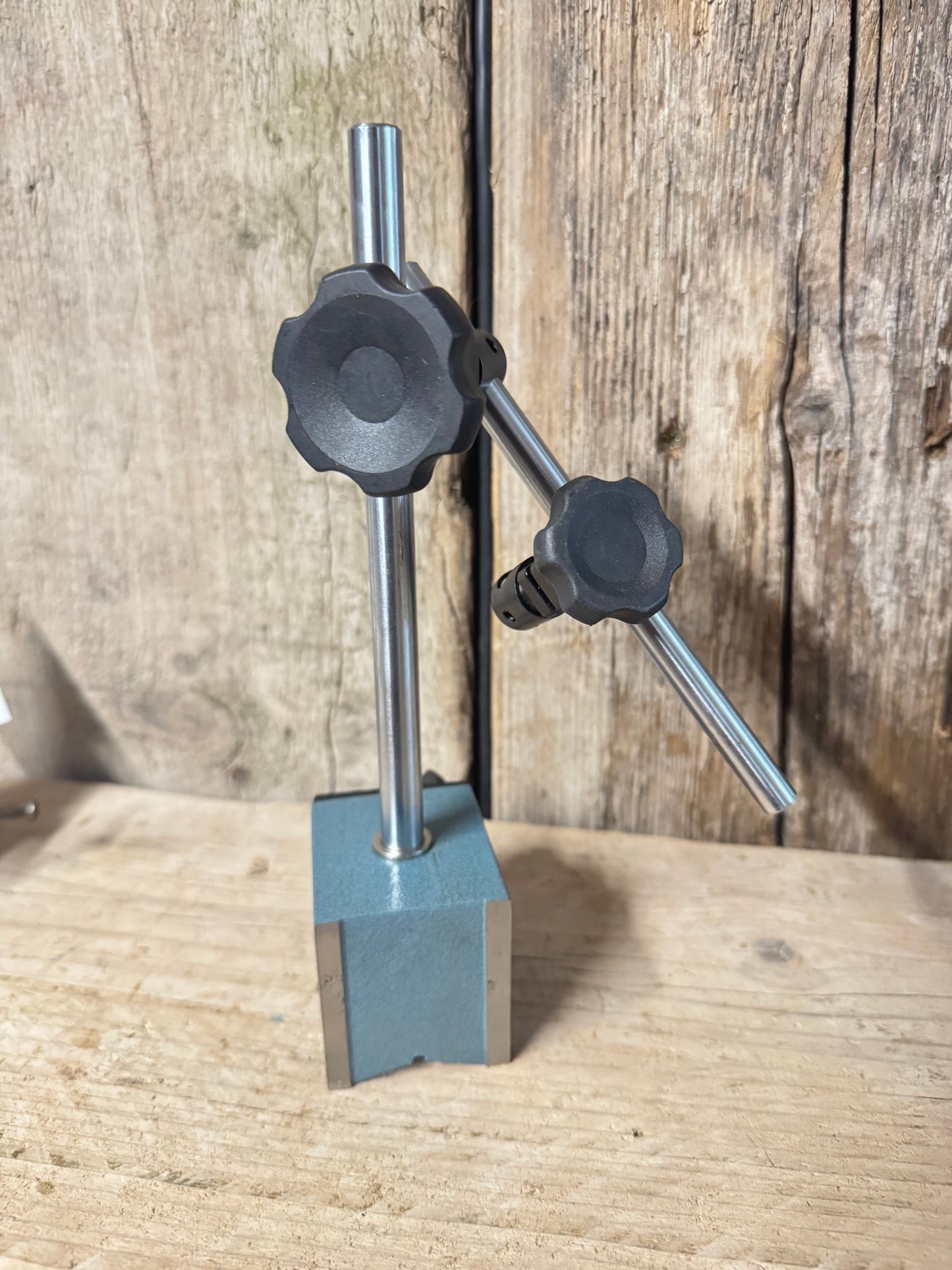 Mitutoyo 7010SN Magnetic Dial Gauge Stand