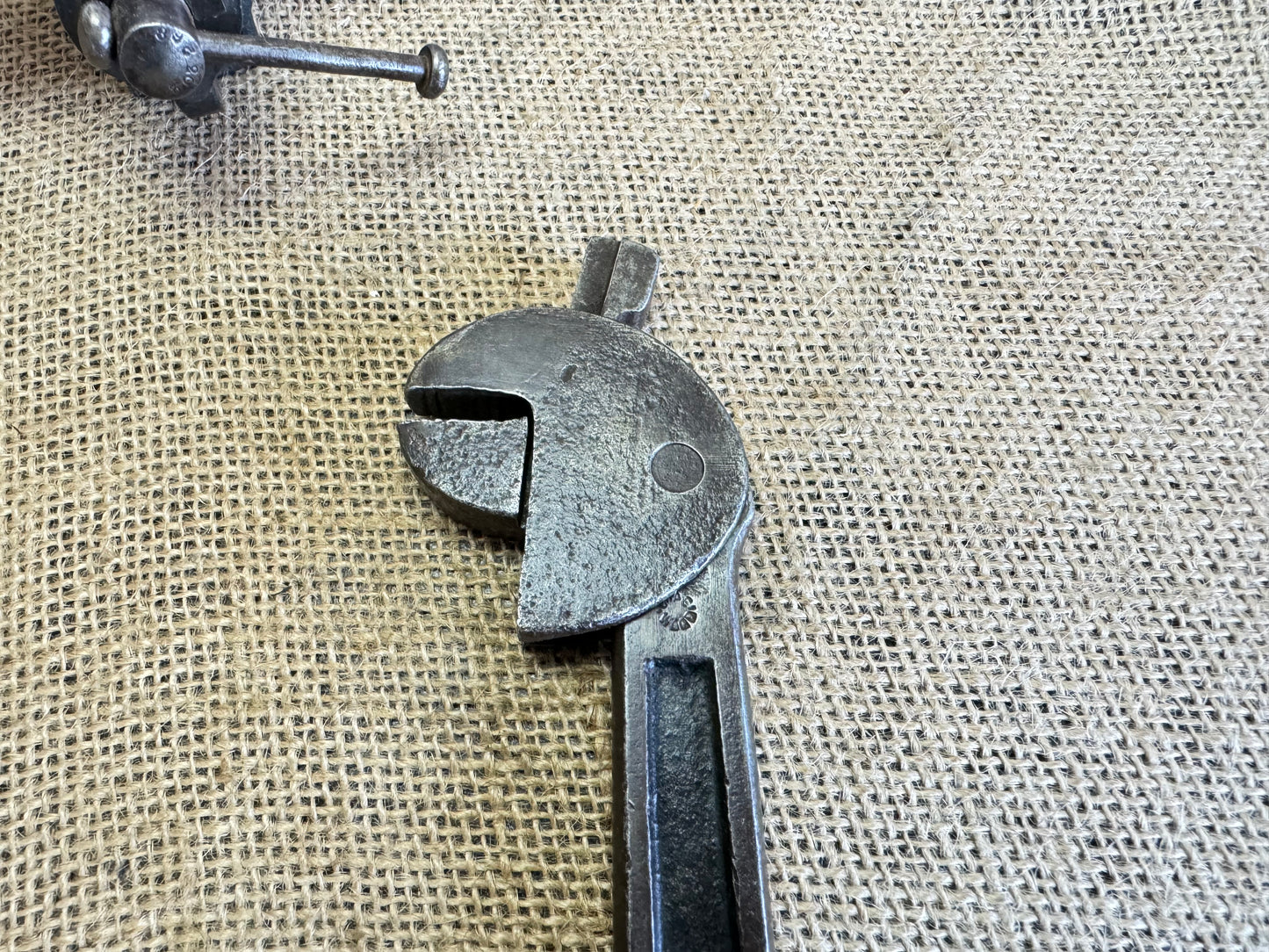 6” Swivel Head Self Adjusting Wrench