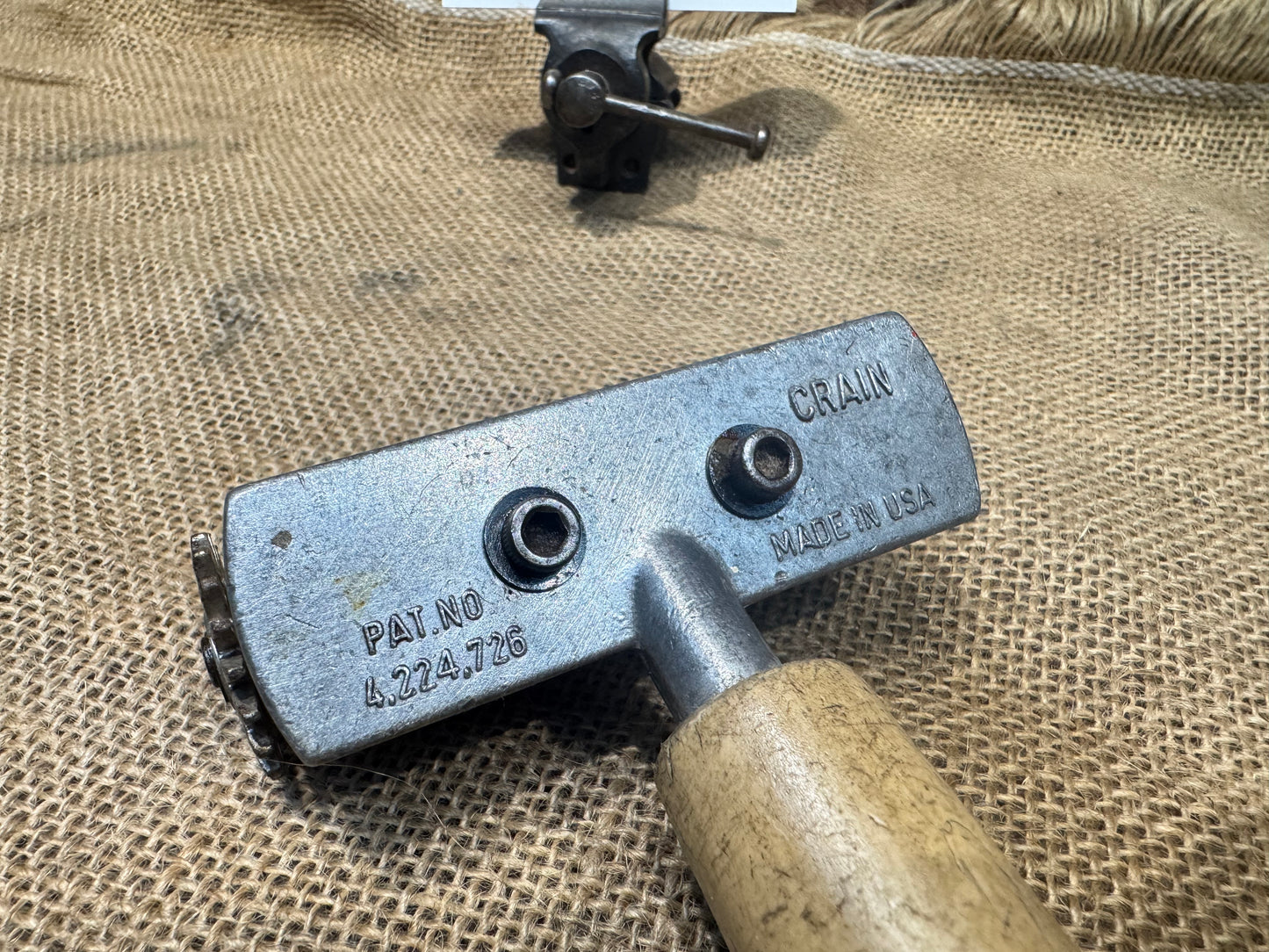 Crain Carpet Seam Roller