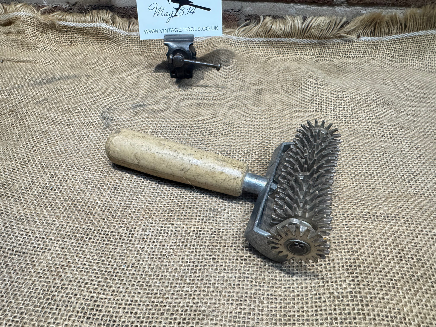 Crain Carpet Seam Roller