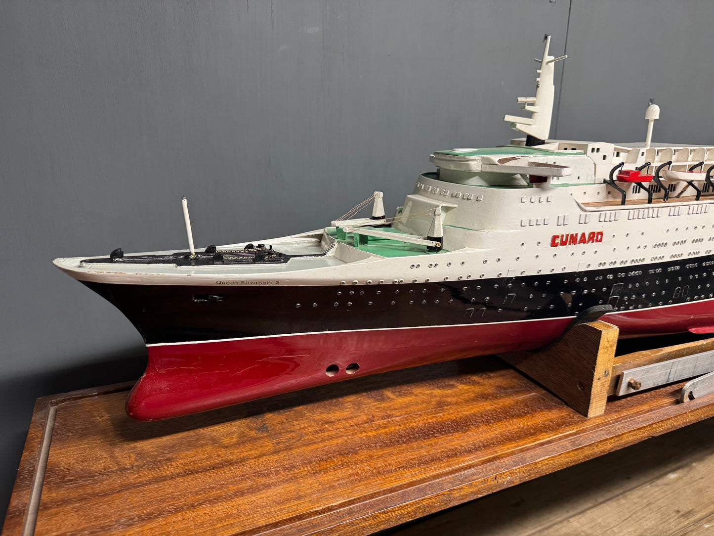 Vintage RC 1/200 Scale Model of Queen Elizabeth II