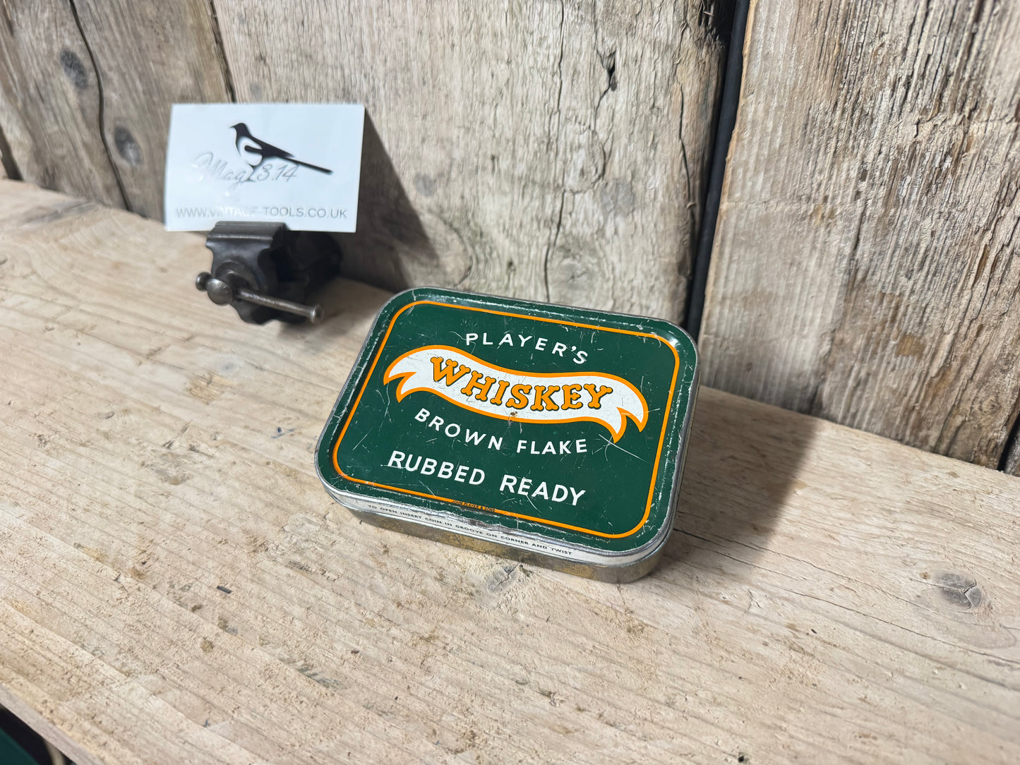 Vintage Players Whiskey Brown Flake Rubbed Ready 2oz Tobacco Tin