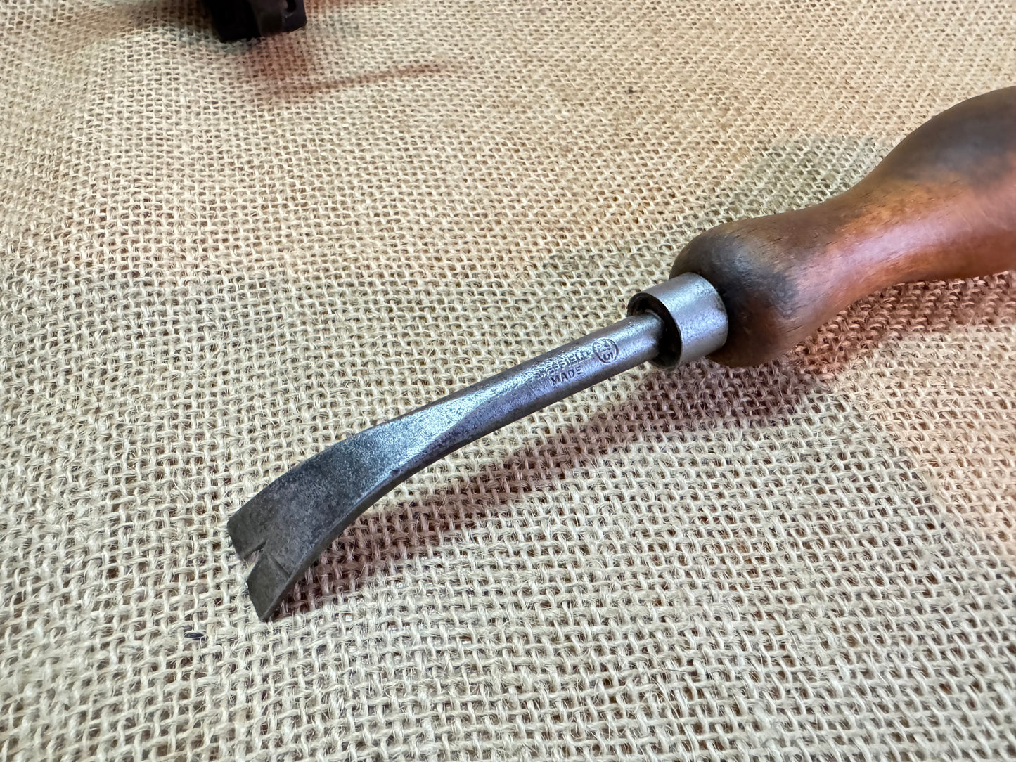 Wooden Handle Upholstery Tac Puller