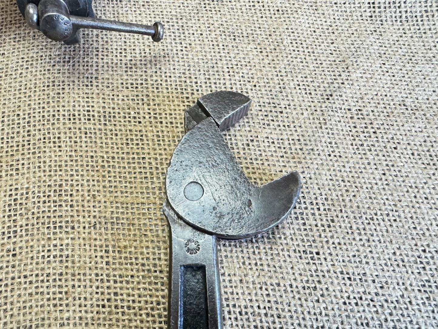 6” Swivel Head Self Adjusting Wrench