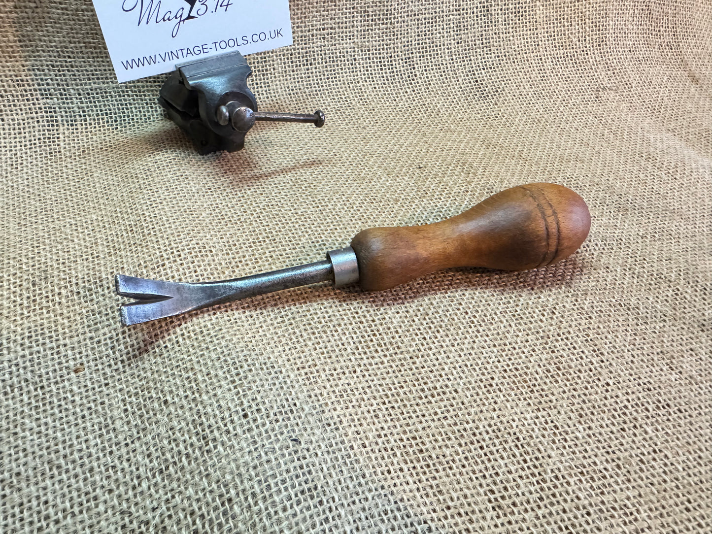 Wooden Handle Upholstery Tac Puller