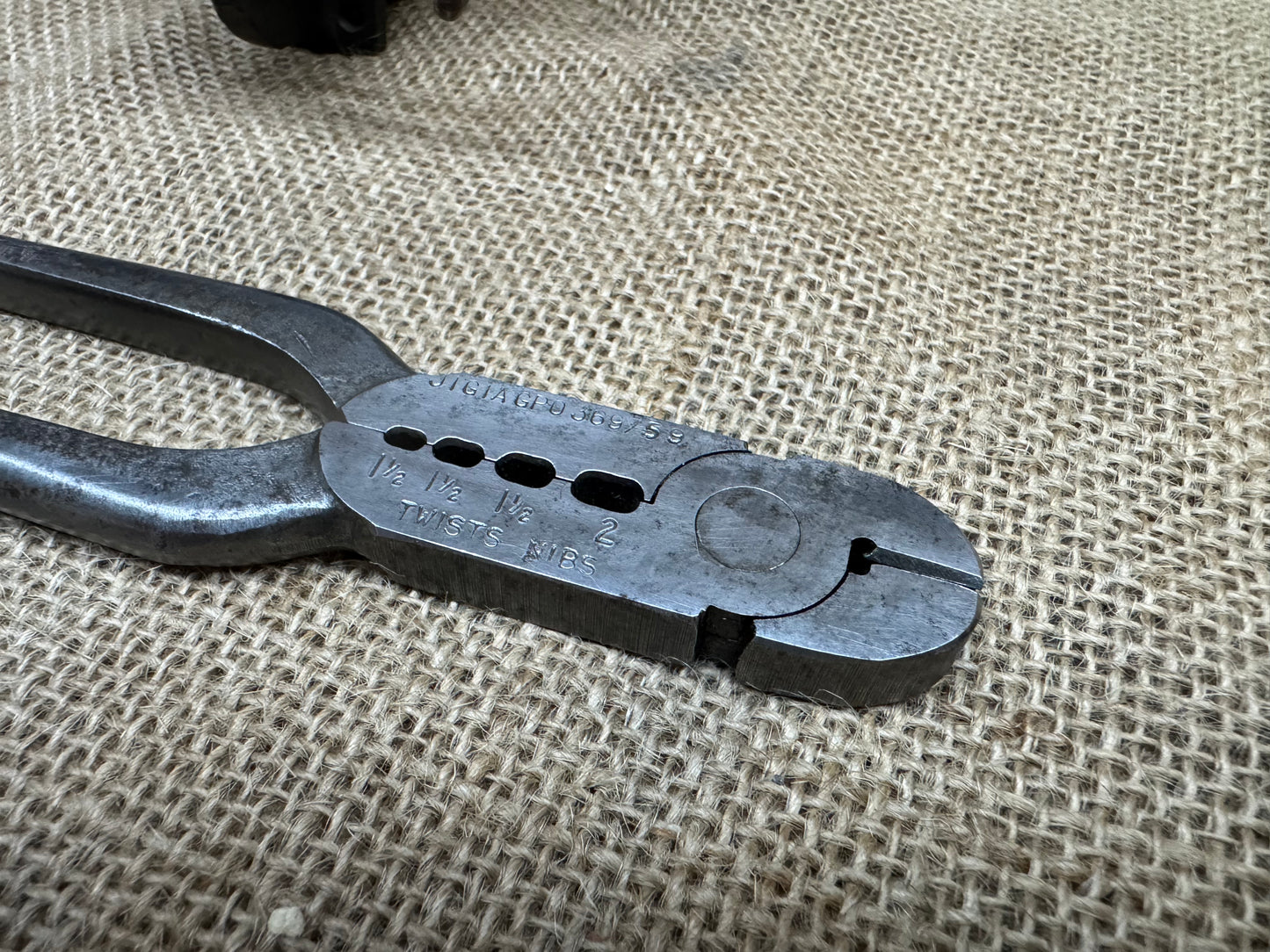 G.P.O Twist Nib / Sleeve Pliers