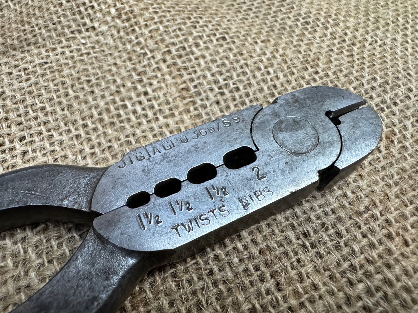 G.P.O Twist Nib / Sleeve Pliers