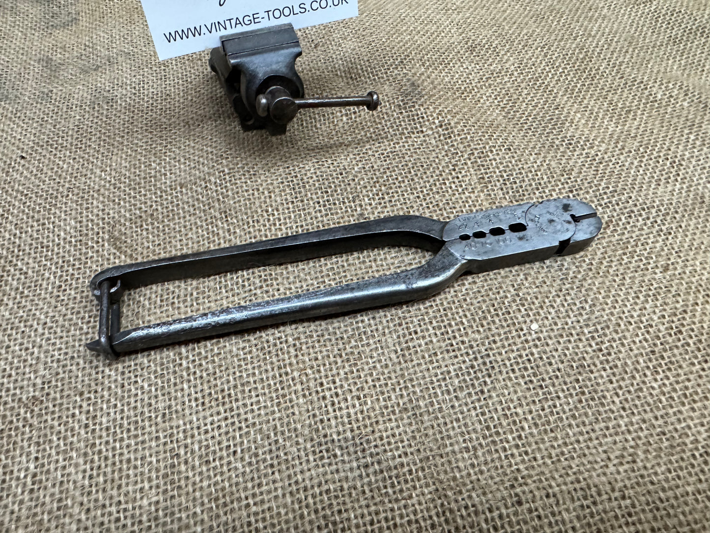 G.P.O Twist Nib / Sleeve Pliers