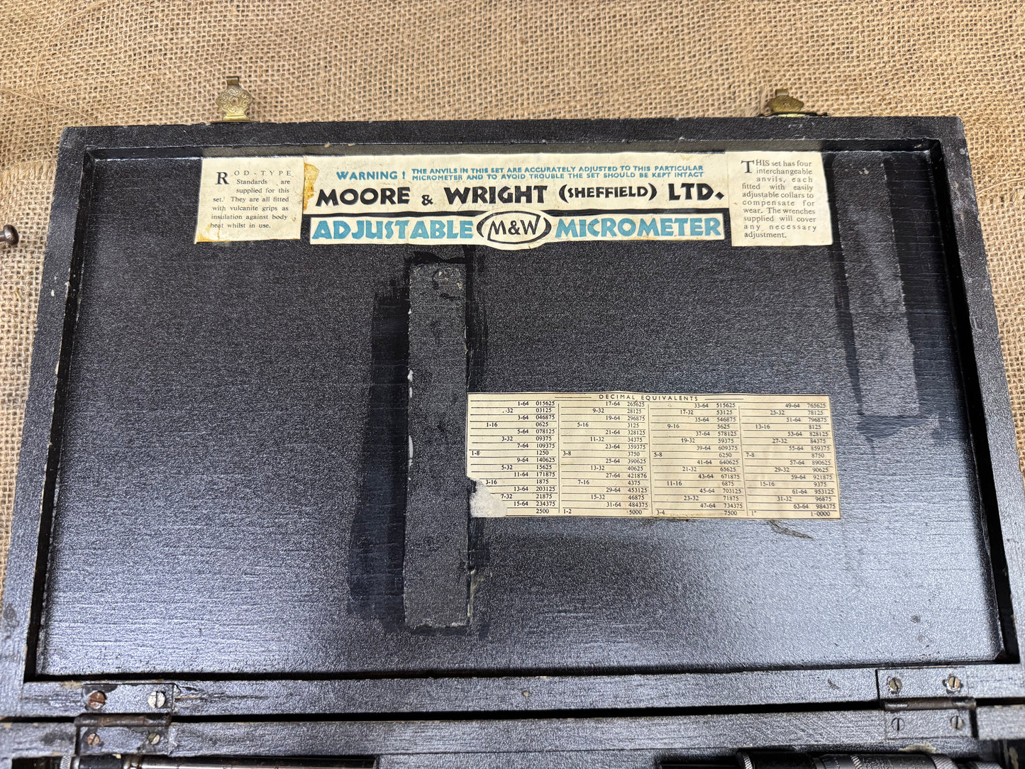 Moore & Wright No 943 FA1522 Broad Arrow Marked 4-8" Micrometer