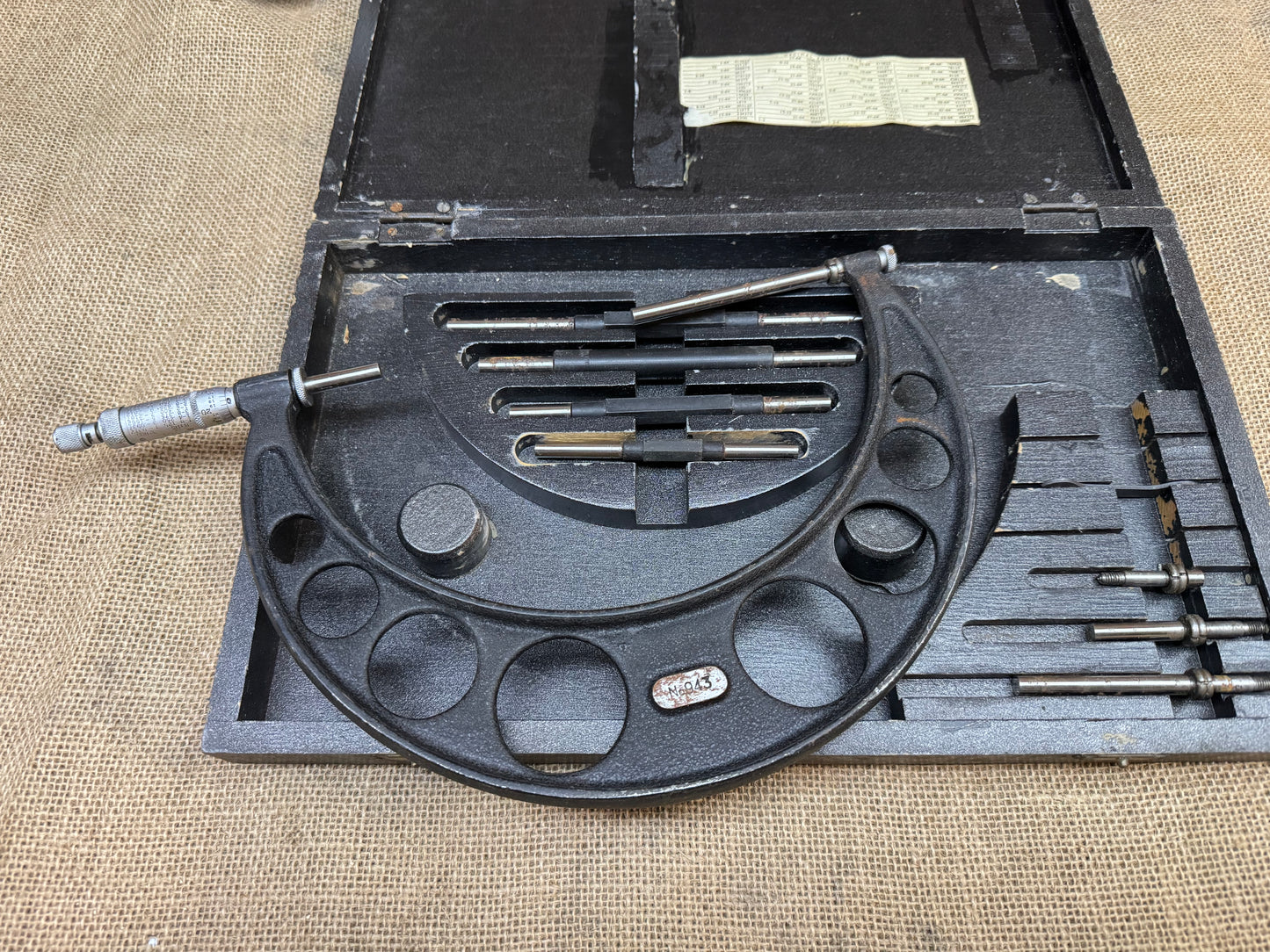 Moore & Wright No 943 FA1522 Broad Arrow Marked 4-8" Micrometer